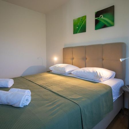 Apartments Gaja Green Ap Sveti Filip i Jakov Exterior photo